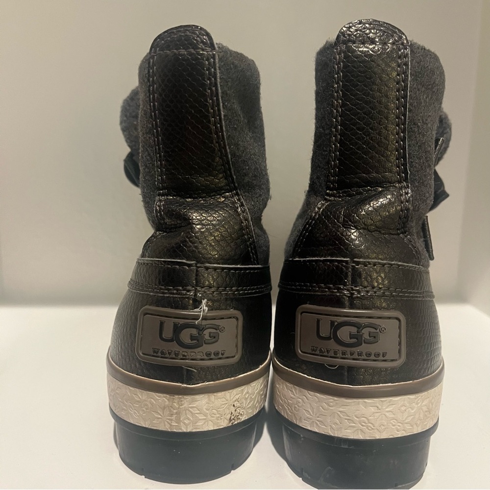 UGG Australia Waterproof Adjustable Strap Snap Closure Women’s Winter Boots-8 - Picture 7 of 7